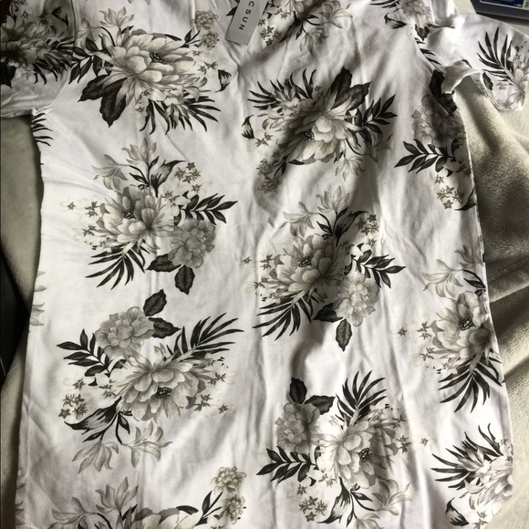 PAC SUN floral t - Picture 7 of 7